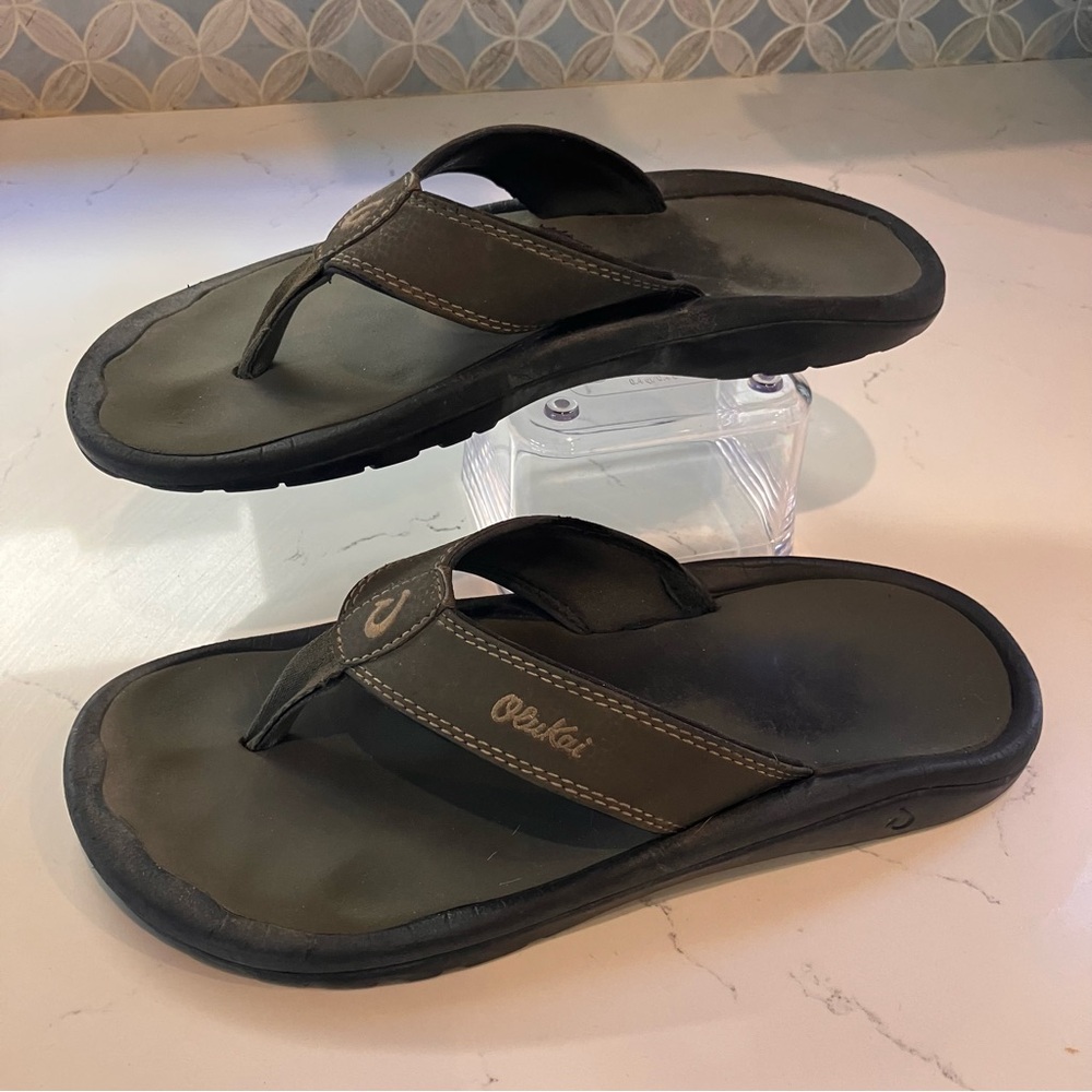 OluKai Ohana Men's Dark Grey Flip-Flops Size 7